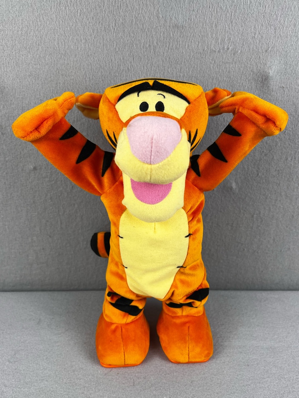 Winnie The Pooh “Tumble Time “Tigger Plush annimated Toy Fisher-Price Disney 12"